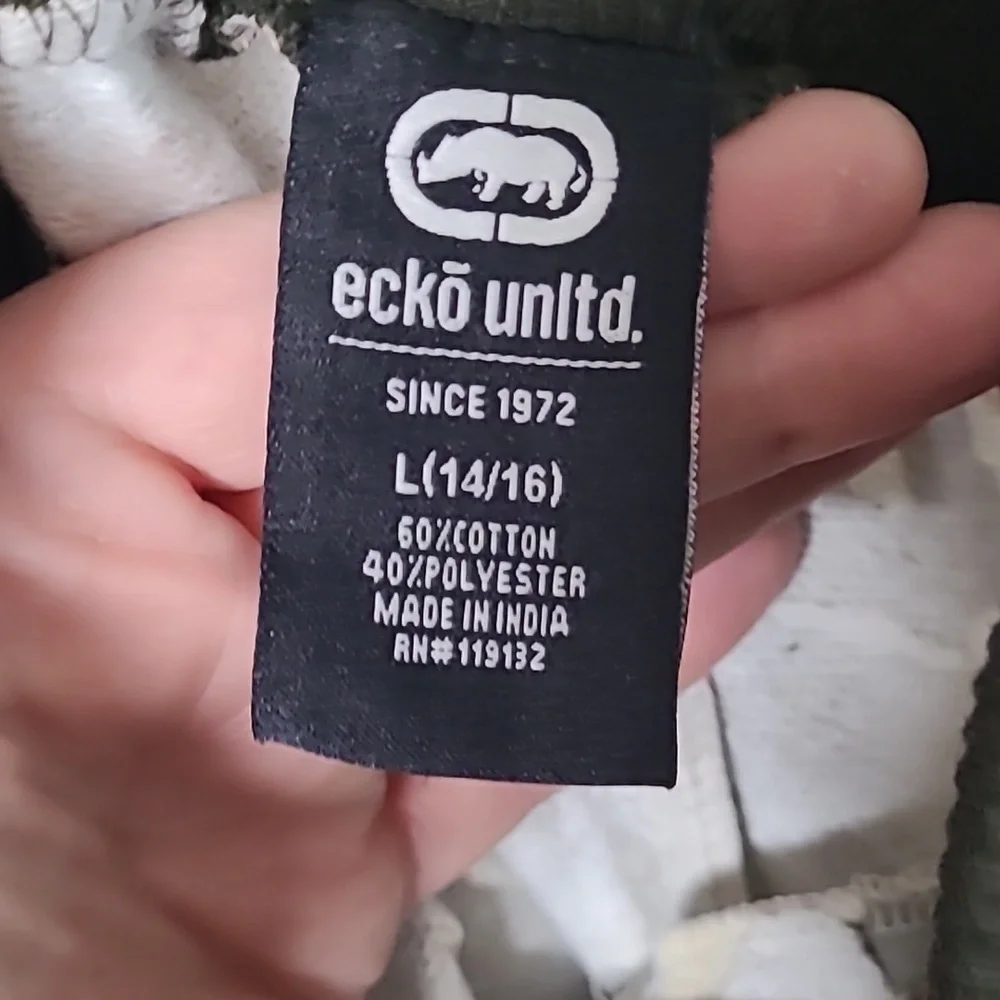 Ecko Unlimited 60% cotton